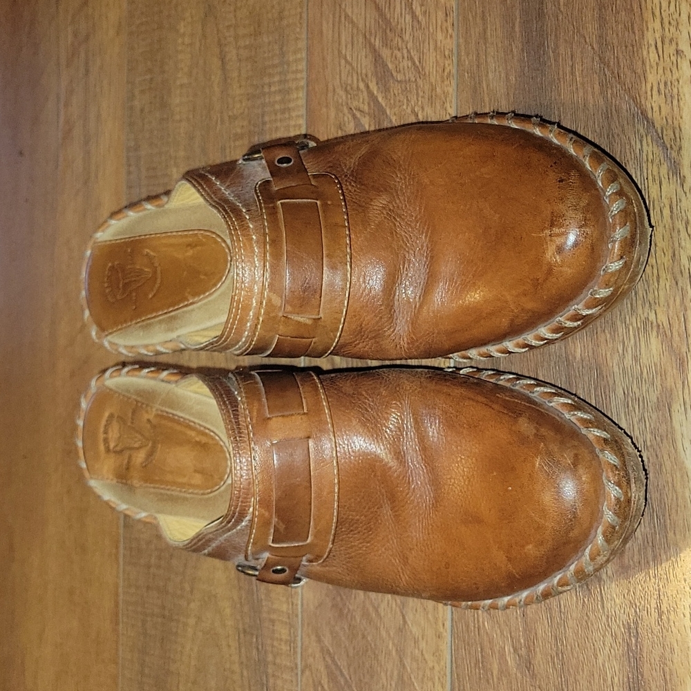 Frye leather Charlotte clogs sz 8.5